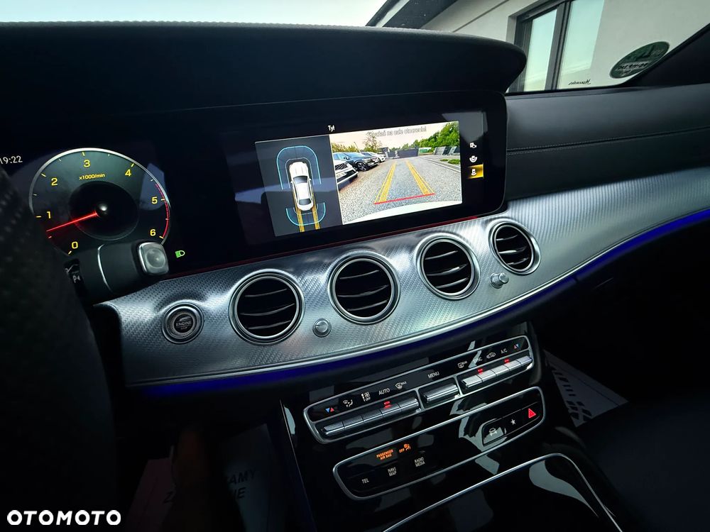 Mercedes-Benz Klasa E 220 d 9G-TRONIC AMG Line - 35