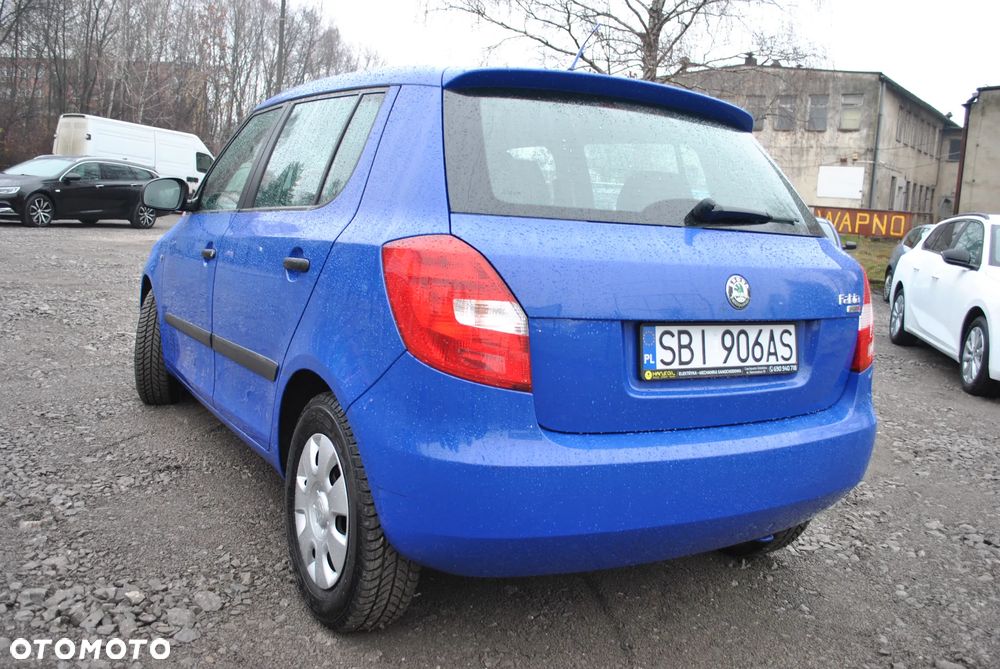 Skoda Fabia 1.2 HTP COOL Edition - 4
