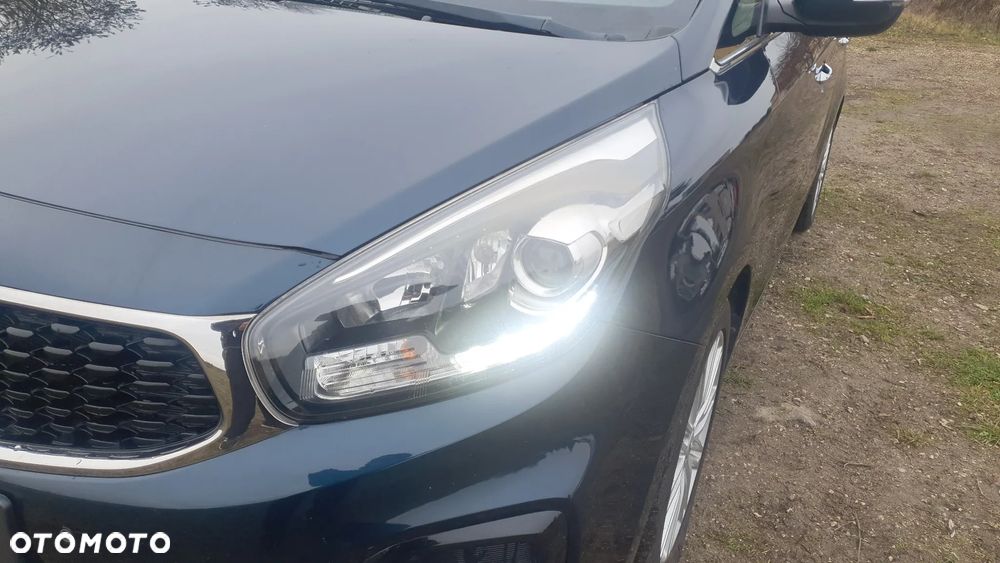 Kia Carens 1.7 CRDi 115 Dream Team Edition - 10