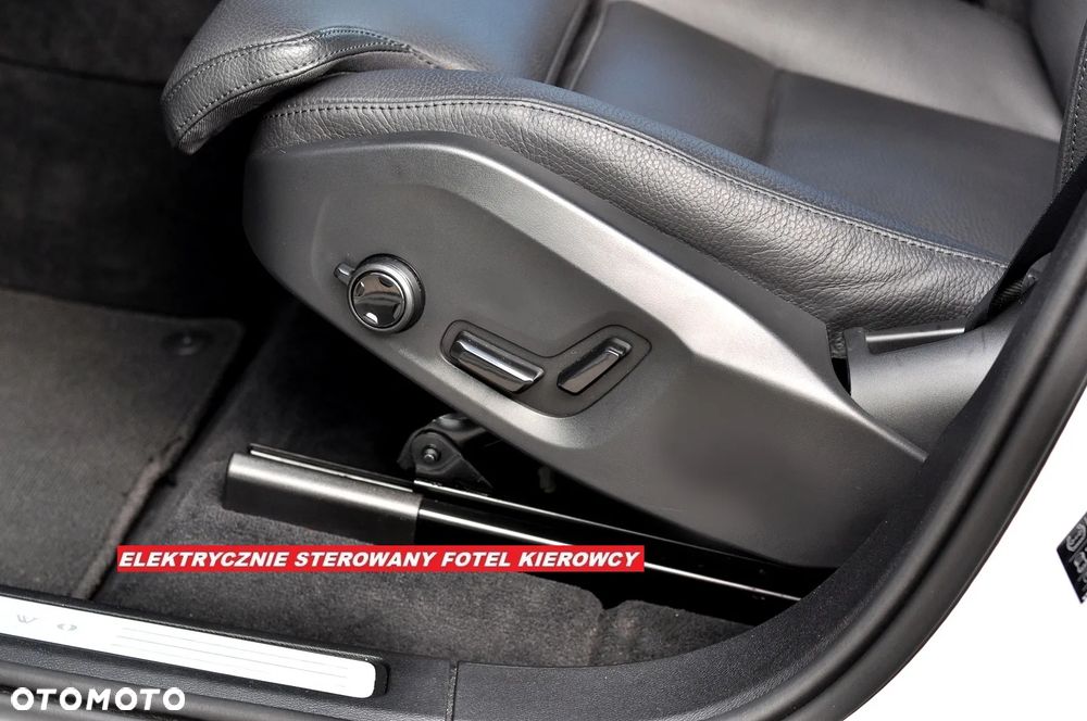Volvo XC 60 B5 B AWD Plus Dark - 16