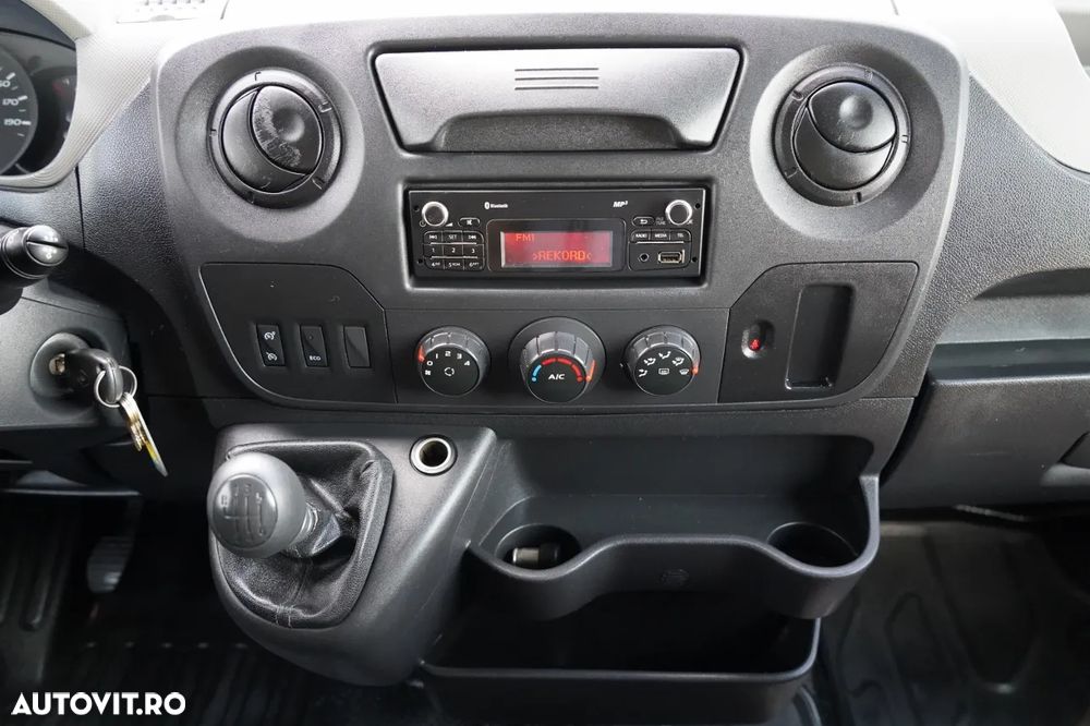 Renault MASTER / BASCULATOR SPATE / 3 LOCURI / DOUĂ TRANSMISII / MANUALĂ / IMPORTATĂ / - 32
