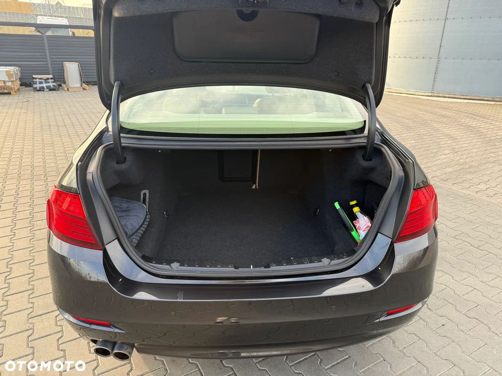 BMW Seria 5 520d - 14