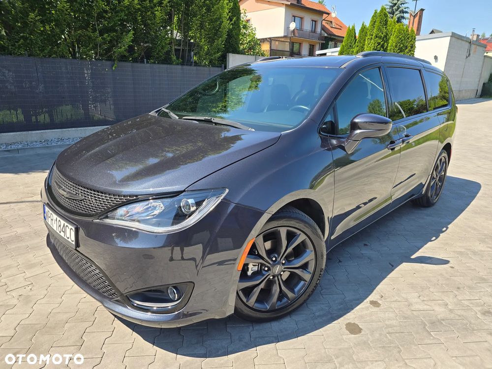 Chrysler Pacifica - 10