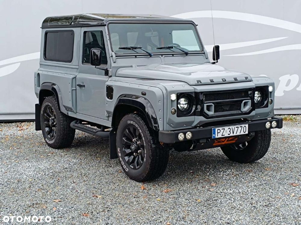 Land Rover Defender - 15