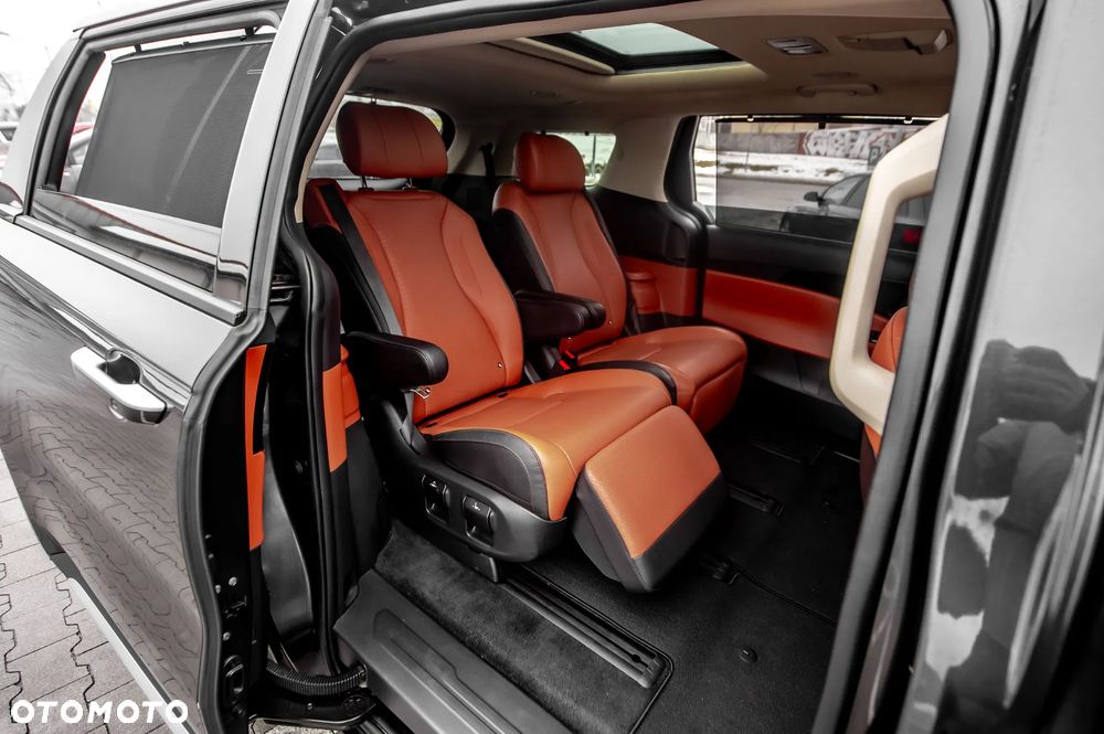 Kia Carnival - 27