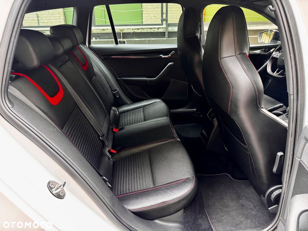 Skoda Octavia 2.0 TDI RS - 27