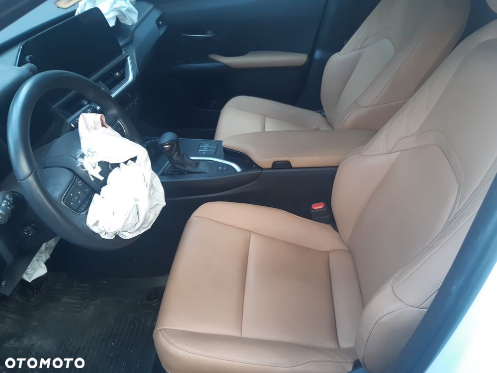 Lexus UX 250h F SPORT - 11