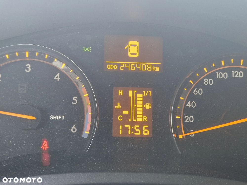 Toyota Avensis 2.2 D-4D Prestige Gold - 13