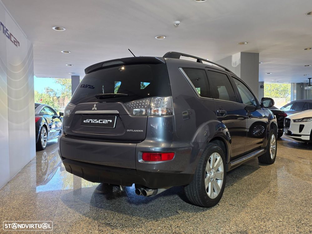 Mitsubishi Outlander 2.2 DI-D Instyle Navi - 33