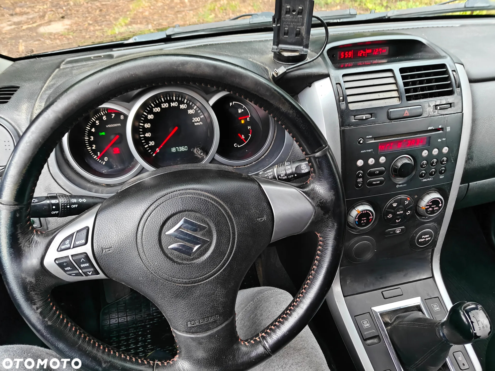 Suzuki Grand Vitara 1.6 De luxe - 16