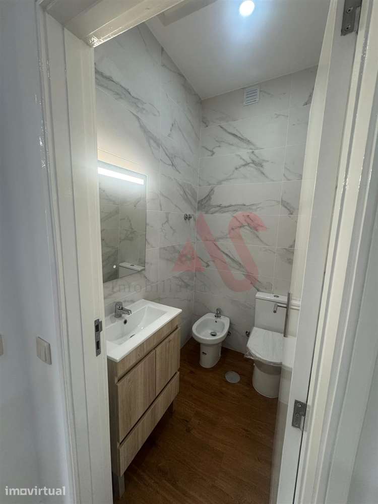 Excelente Apartamento T3 com Garagem Fechada – Águas Santas - Grande imagem: 4/18