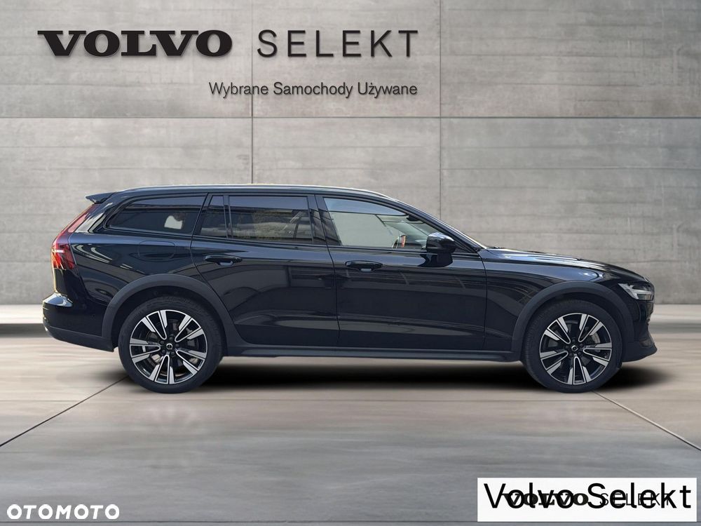 Volvo V60 Cross Country - 10