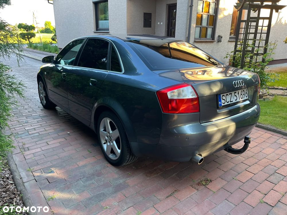 Audi A4 Limousine - 3
