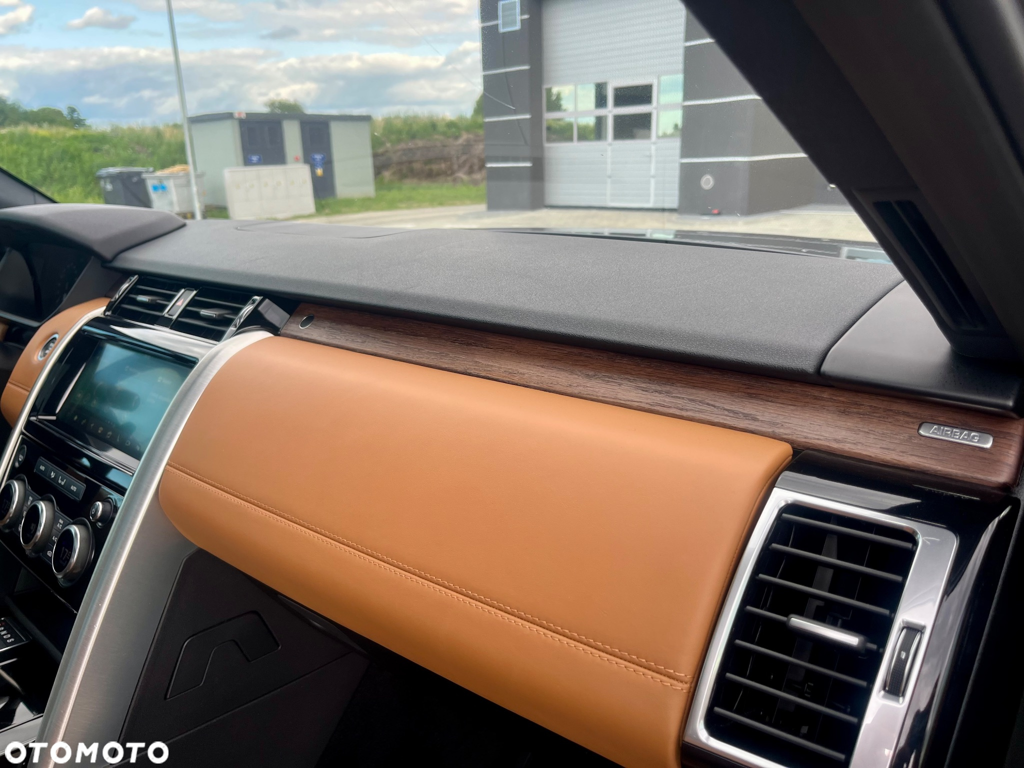 Land Rover Discovery 3.0 TD6 HSE Luxury - 35