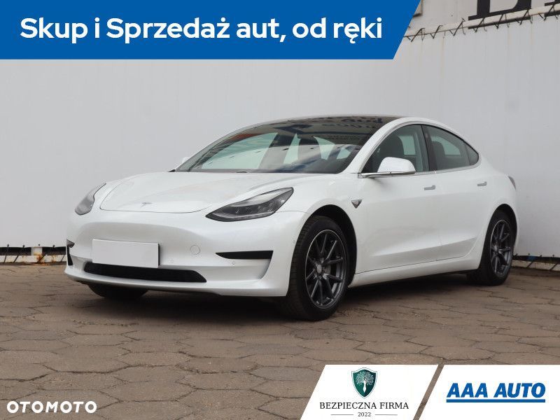 Tesla Model 3 - 3