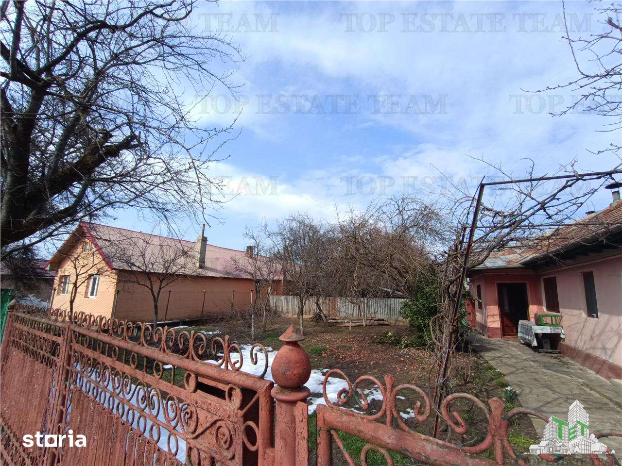 Casa taraneasca traditionala pe parter cu gradina si livada 1700mp in - Imagine principală: 5/18