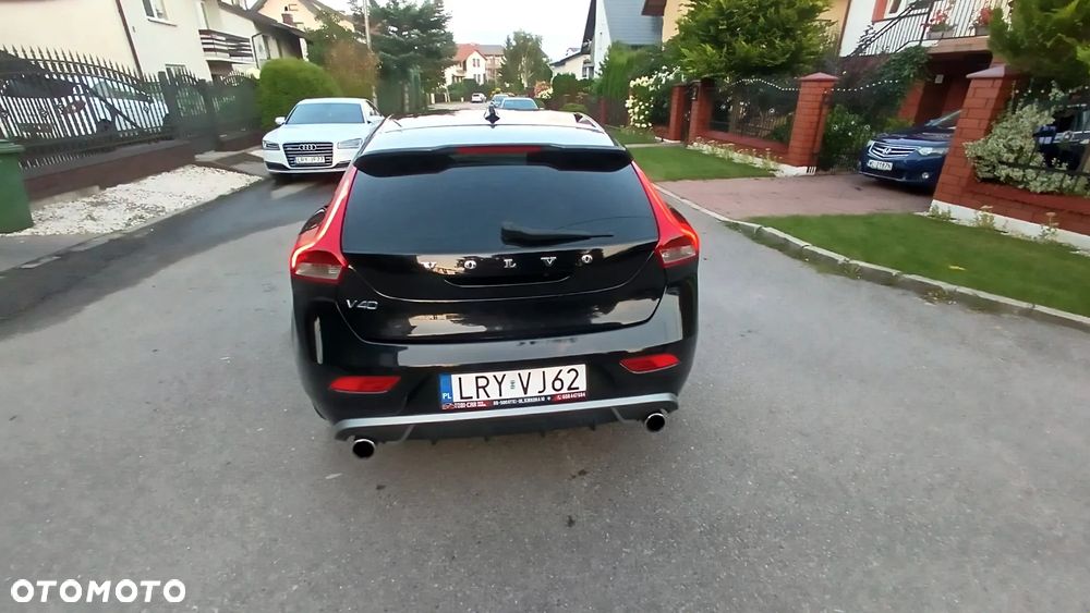 Volvo V40 D2 R-Design - 21