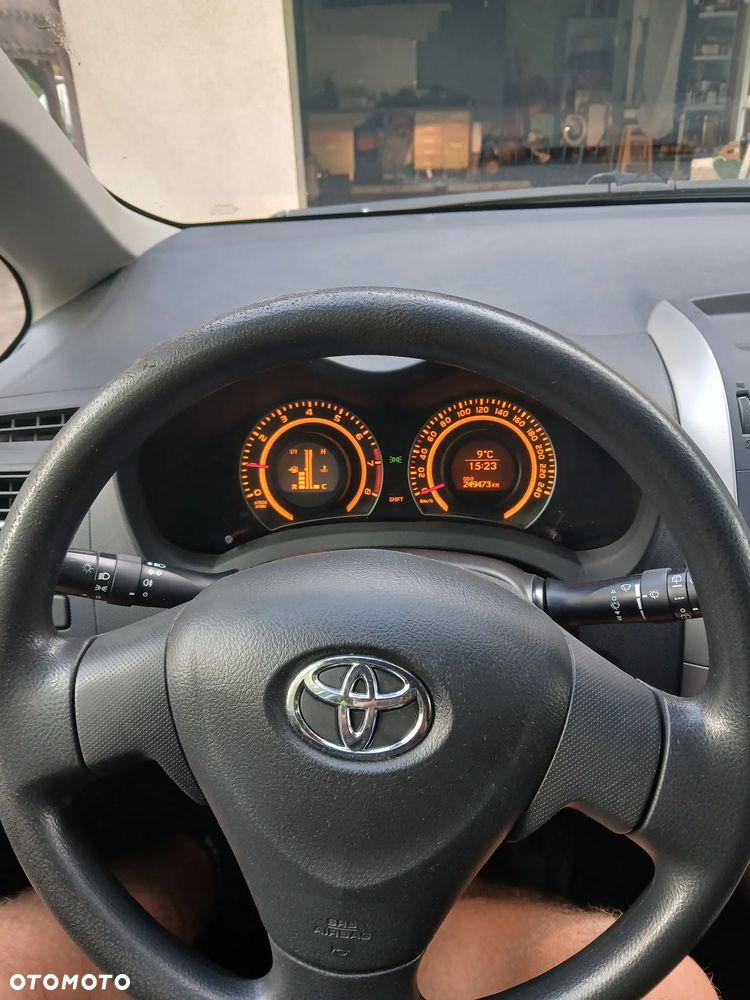Toyota Auris 1.6 Luna - 16