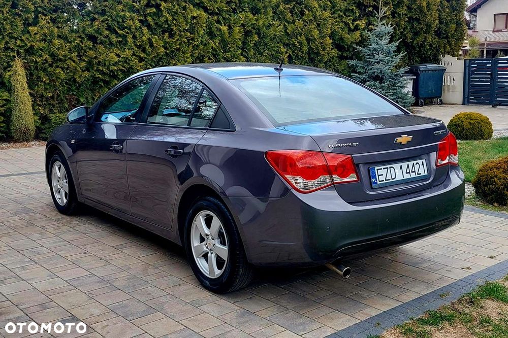 Chevrolet Cruze 1.8 LS - 9