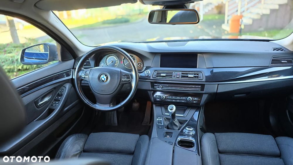 BMW Seria 5 ver-520d-blue-performance - 29