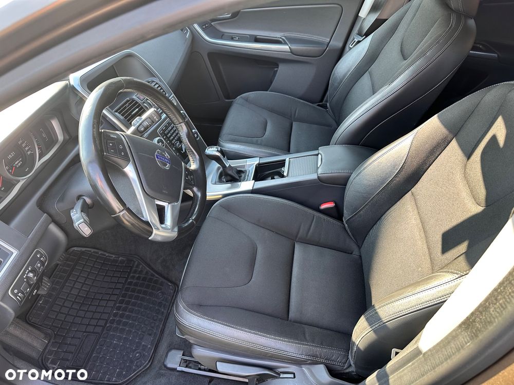 Volvo XC 60 D3 Momentum - 6