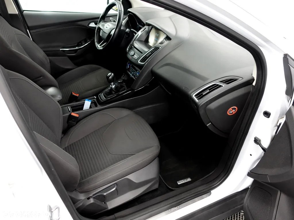 Ford Focus 2.0 TDCi Titanium ASS - 11