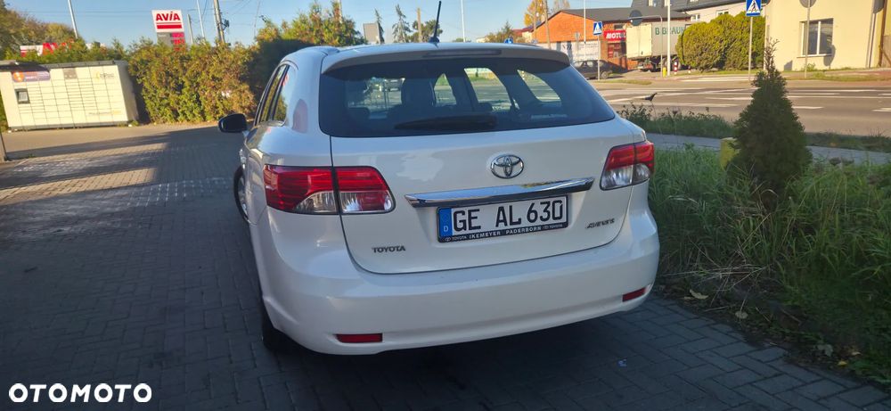 Toyota Avensis 2.0 D-4D Premium - 10