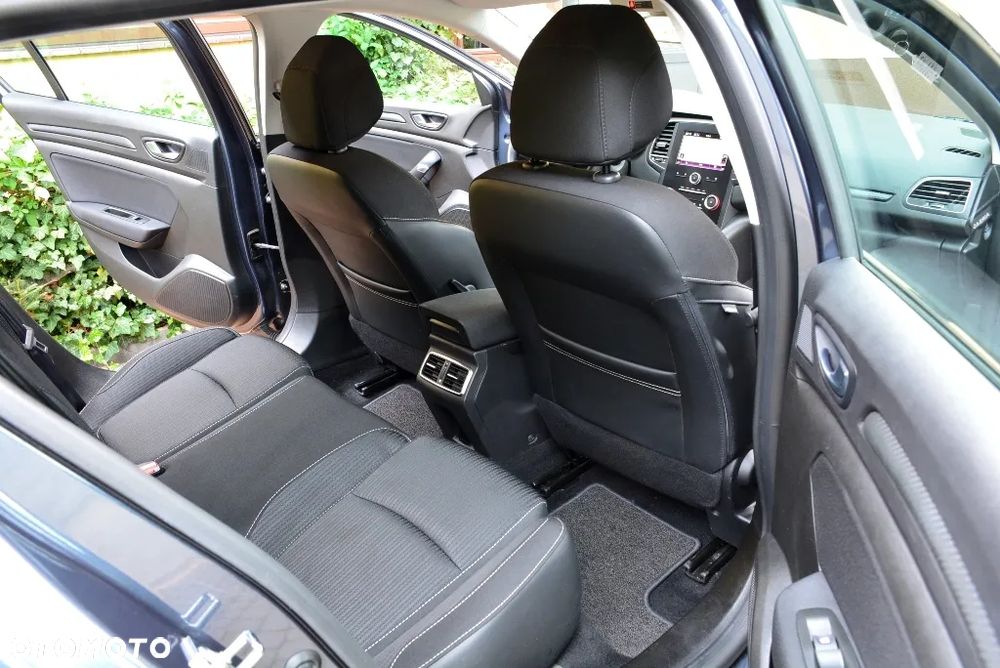 Renault Megane ENERGY TCe 140 EDC BUSINESS - 24