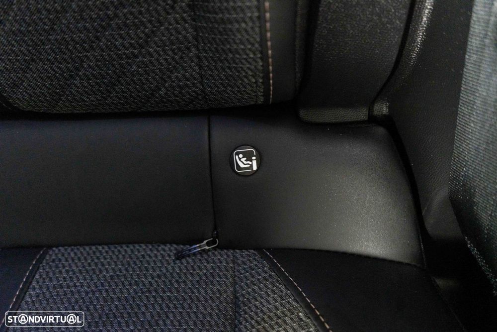 Peugeot 2008 1.2 PureTech Allure Pack EAT8 - 11