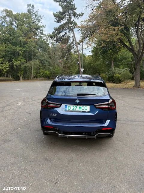BMW iX3 - 15