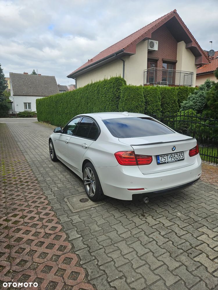 BMW Seria 3 318d Sport Line - 4