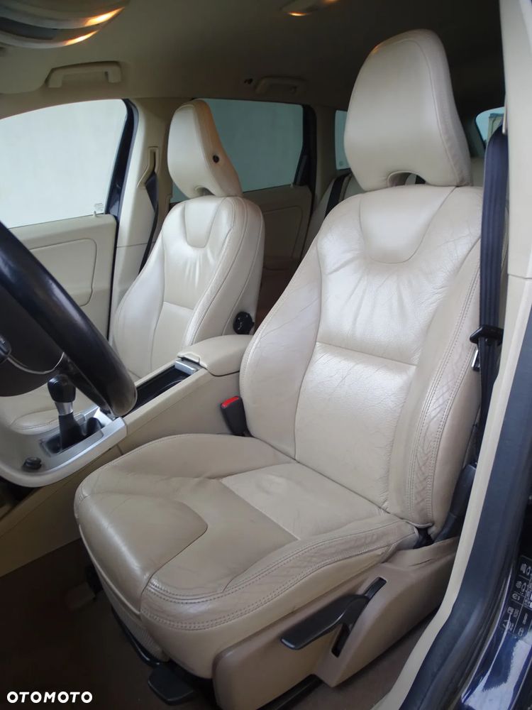 Volvo XC 60 D4 Momentum - 7