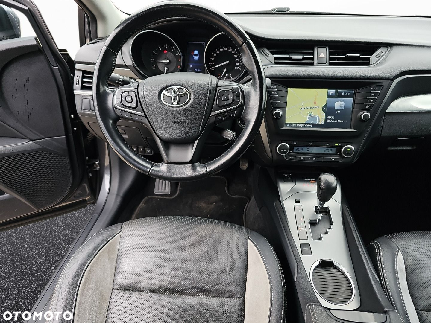 Toyota Avensis 1.8 Premium MS - 11