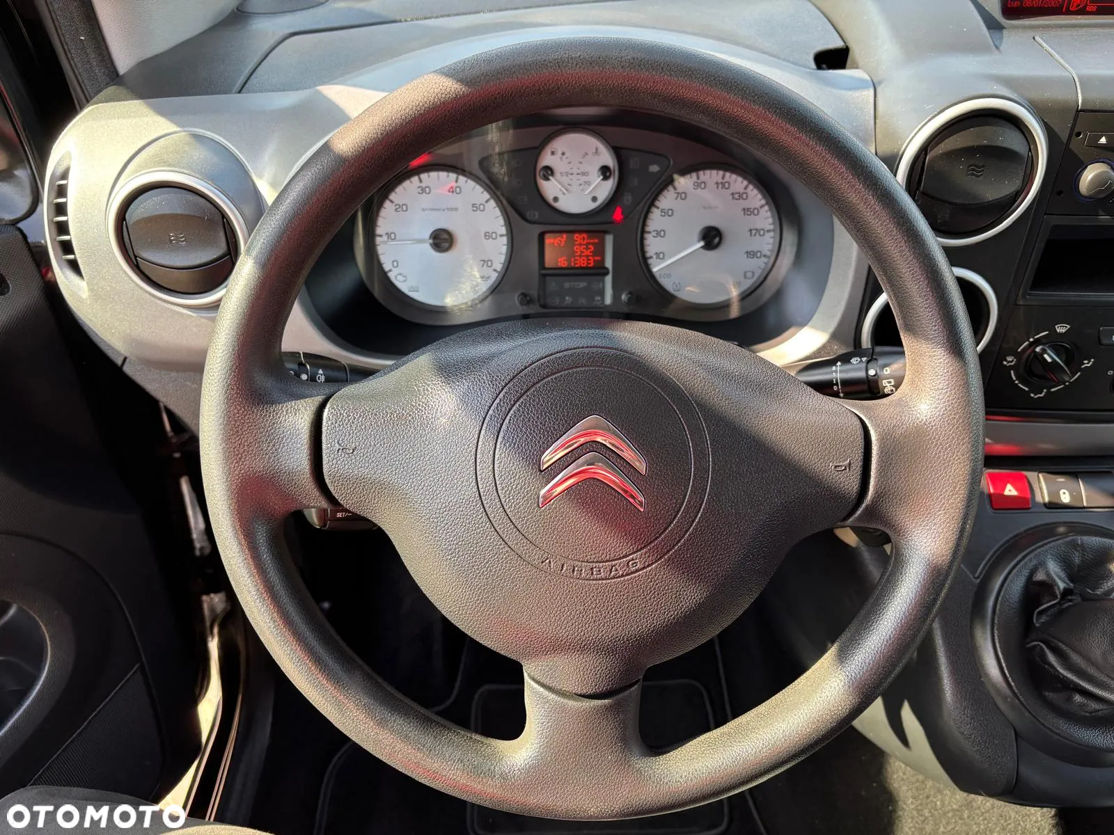 Citroën Berlingo M 1.2 PureTech Feel S&S - 23