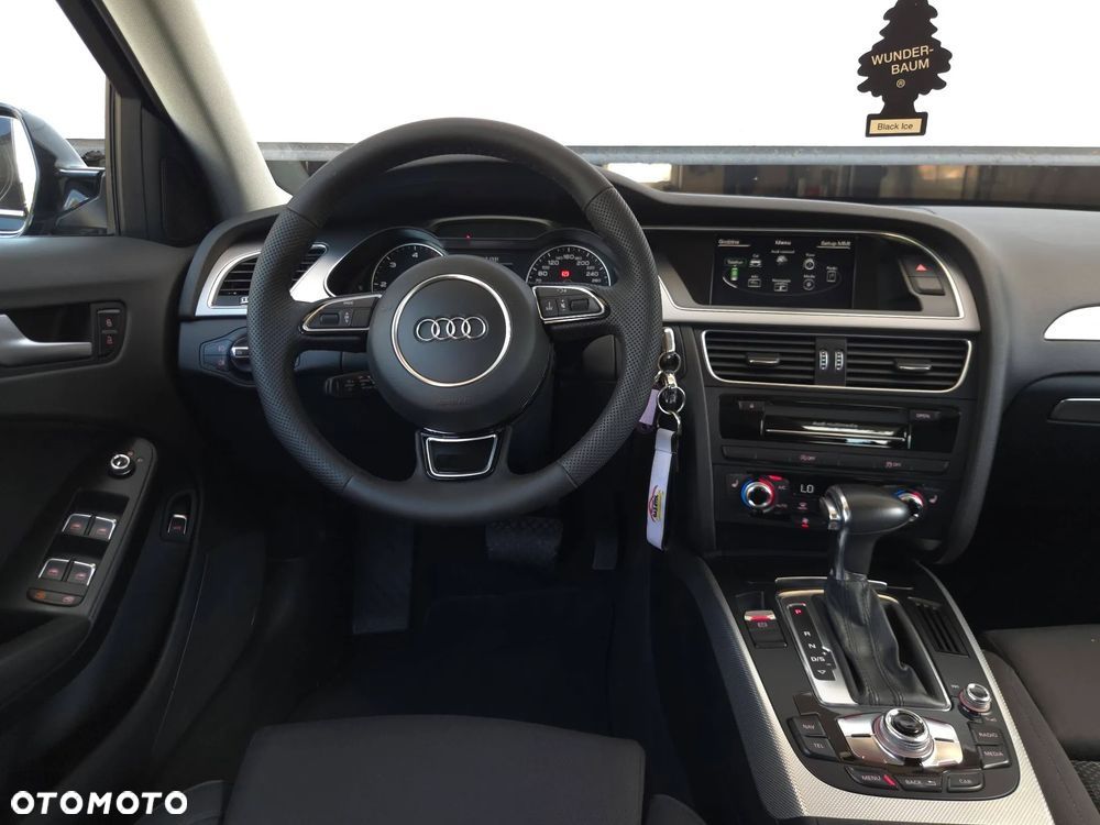 Audi A4 Avant 2.0 TDI DPF quattro S tronic S line Sportpaket - 24