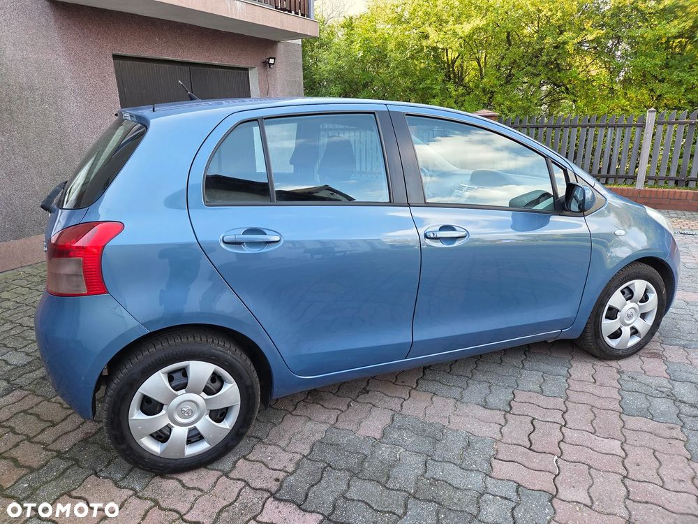 Toyota Yaris - 12