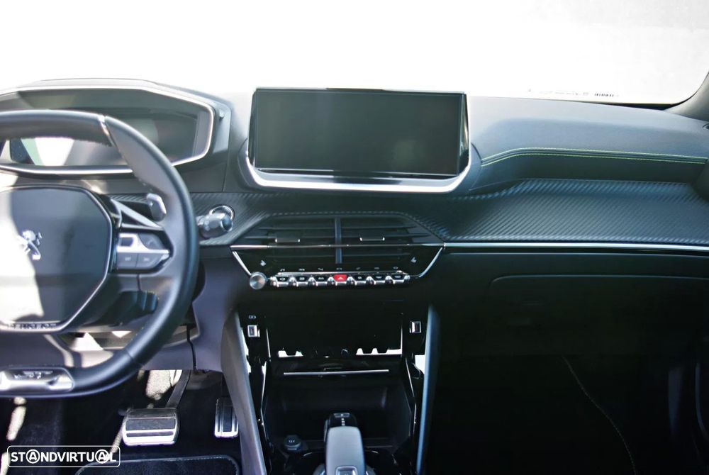 Peugeot 2008 1.2 PureTech GT Line EAT8 - 29