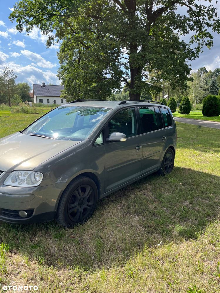 Volkswagen Touran - 3