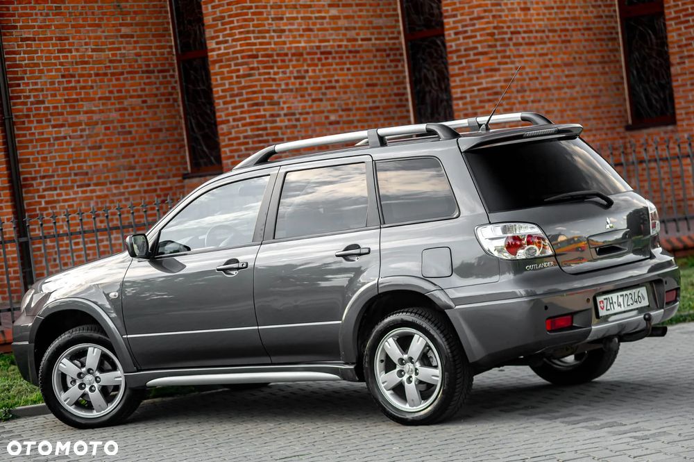 Mitsubishi Outlander - 12
