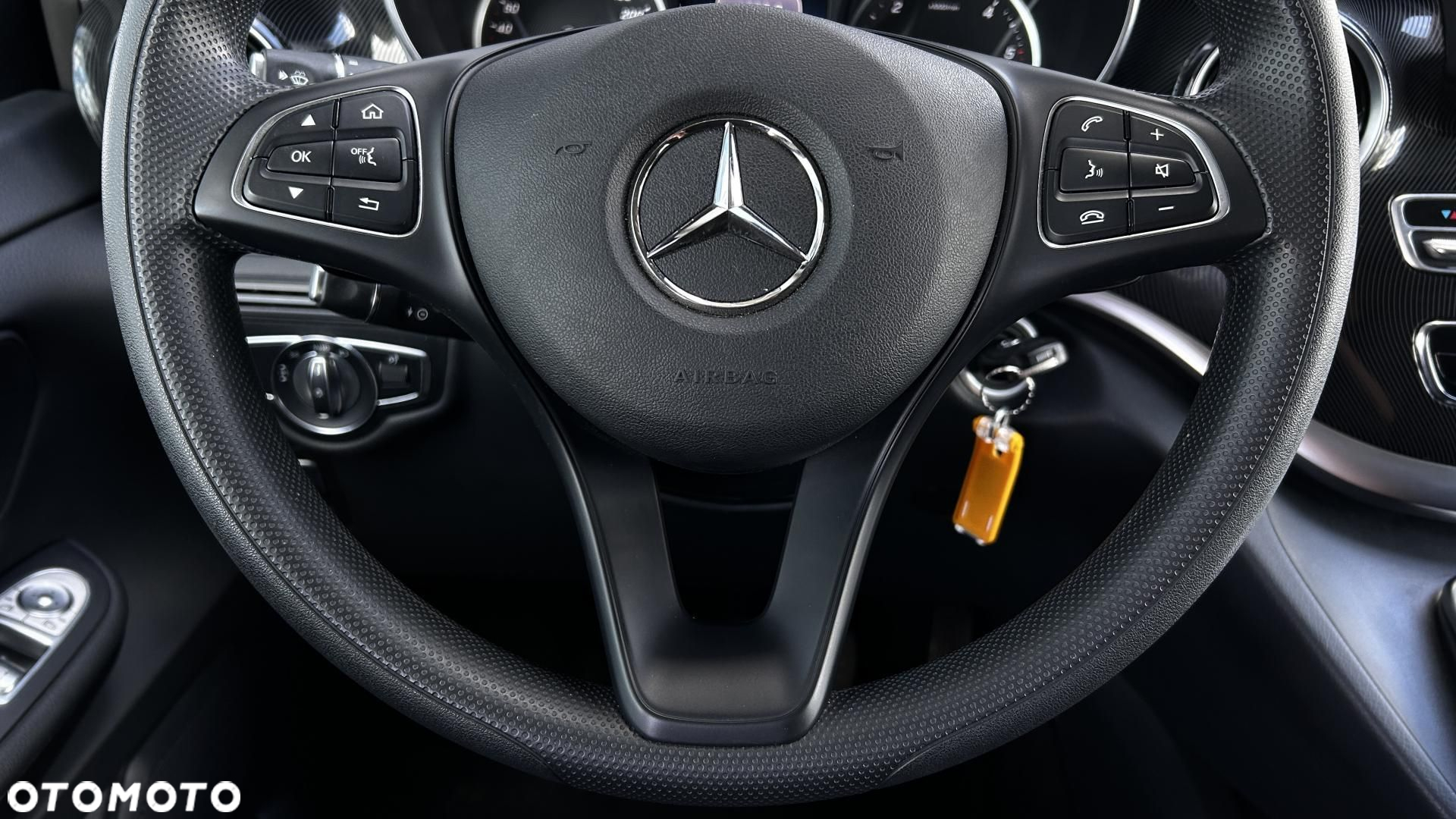 Mercedes-Benz Klasa V - 14