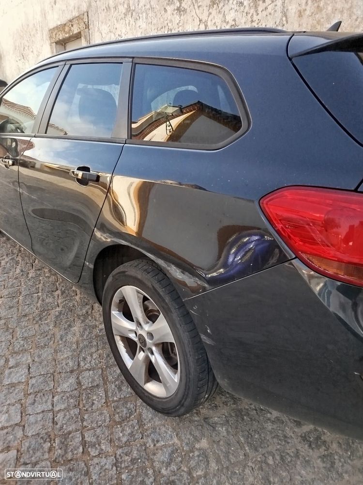 Opel Astra Sports Tourer - 4