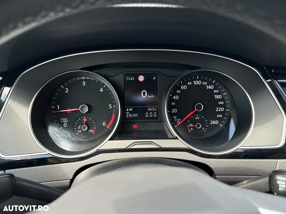 Volkswagen Passat 2.0 TDI DSG Comfortline - 19