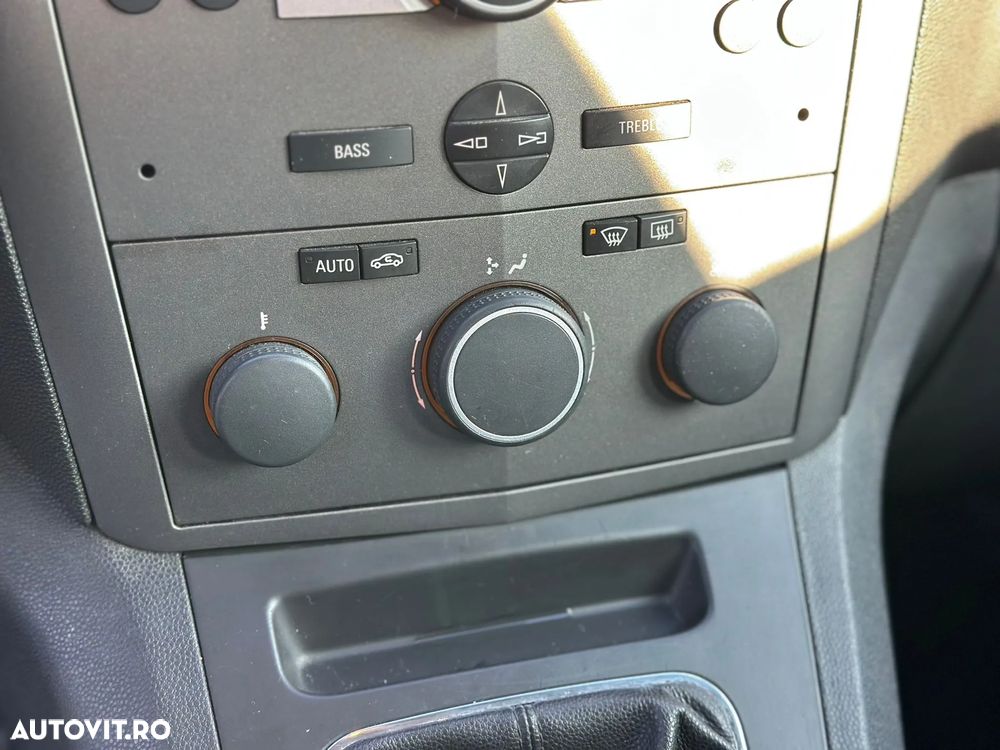 Opel Zafira 1.9 CDTI Essentia - 28