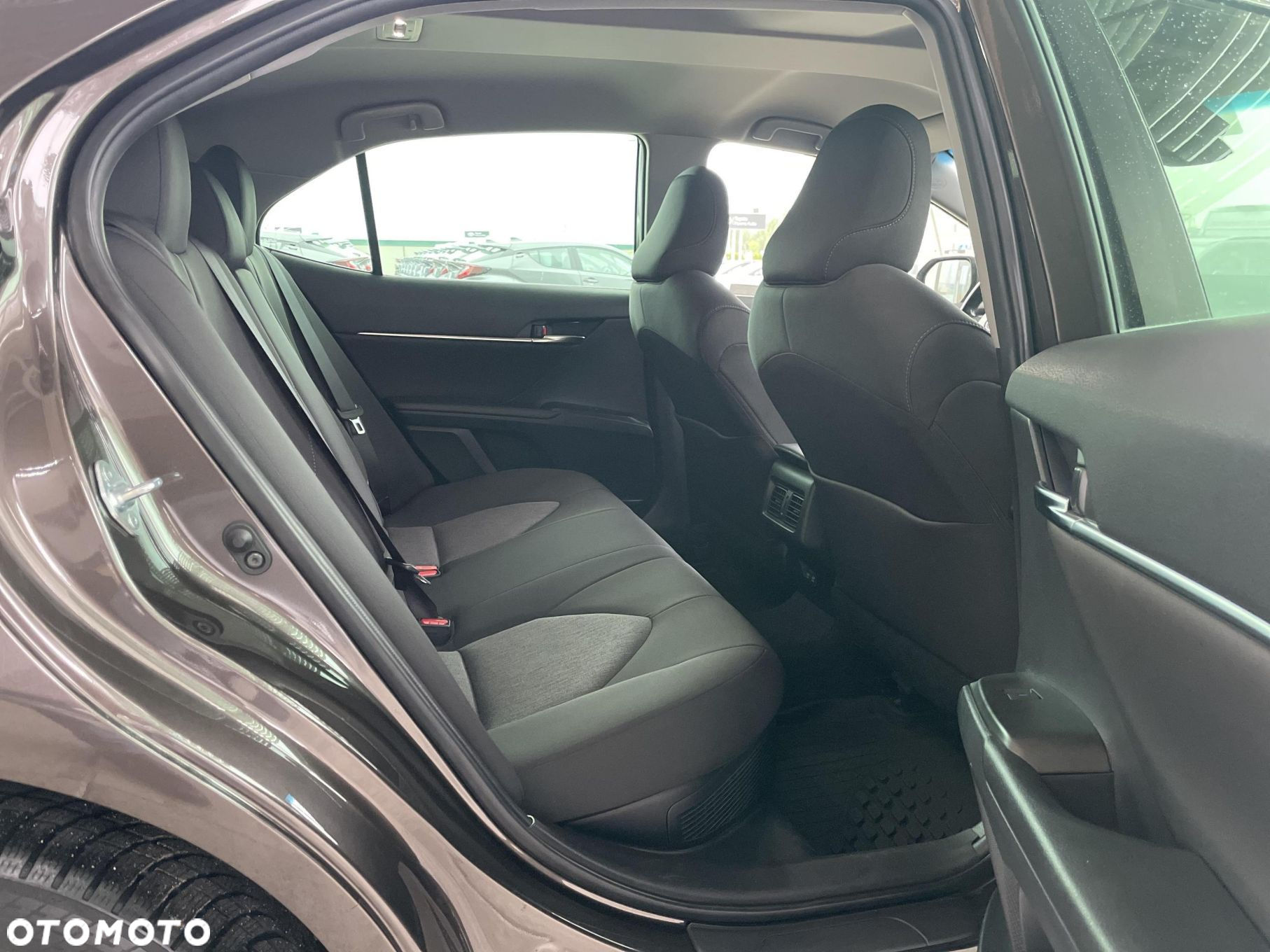 Toyota Camry - 10