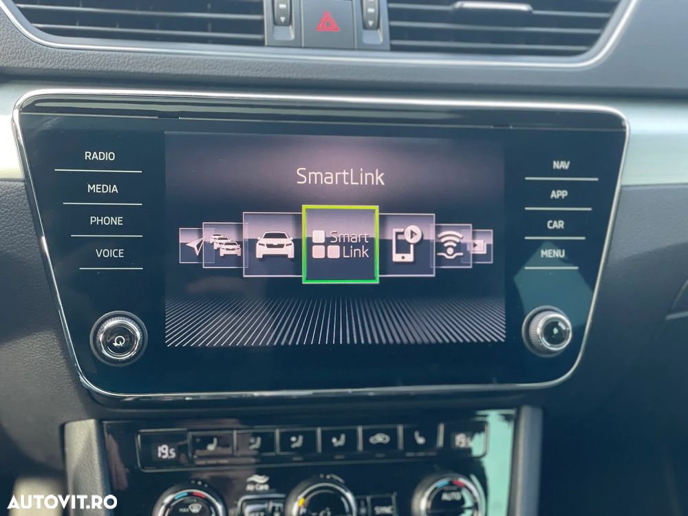 Skoda Superb 2.0 TDI DSG Premium Edition - 24