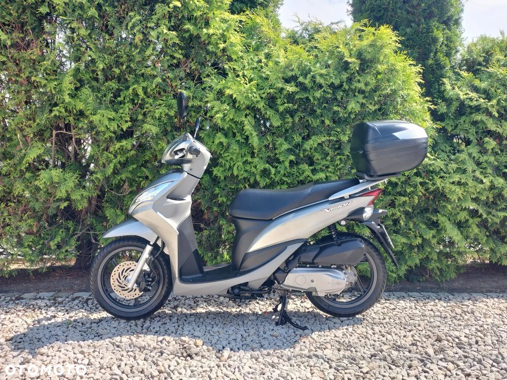 Honda Vision - 2