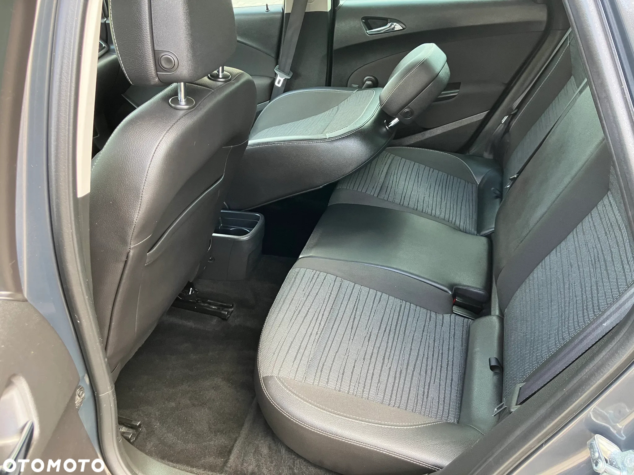 Opel Astra 1.4 Turbo Design Edition - 34
