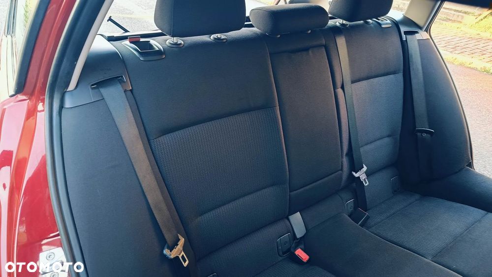 BMW Seria 3 318i - 18