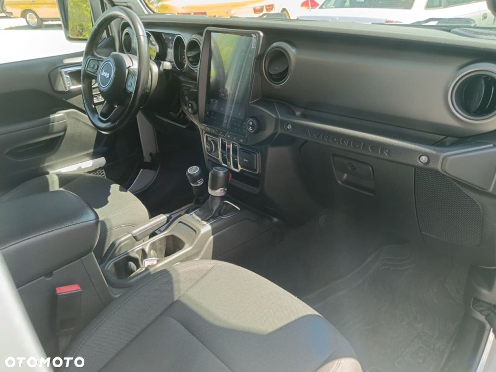 Jeep Wrangler - 27