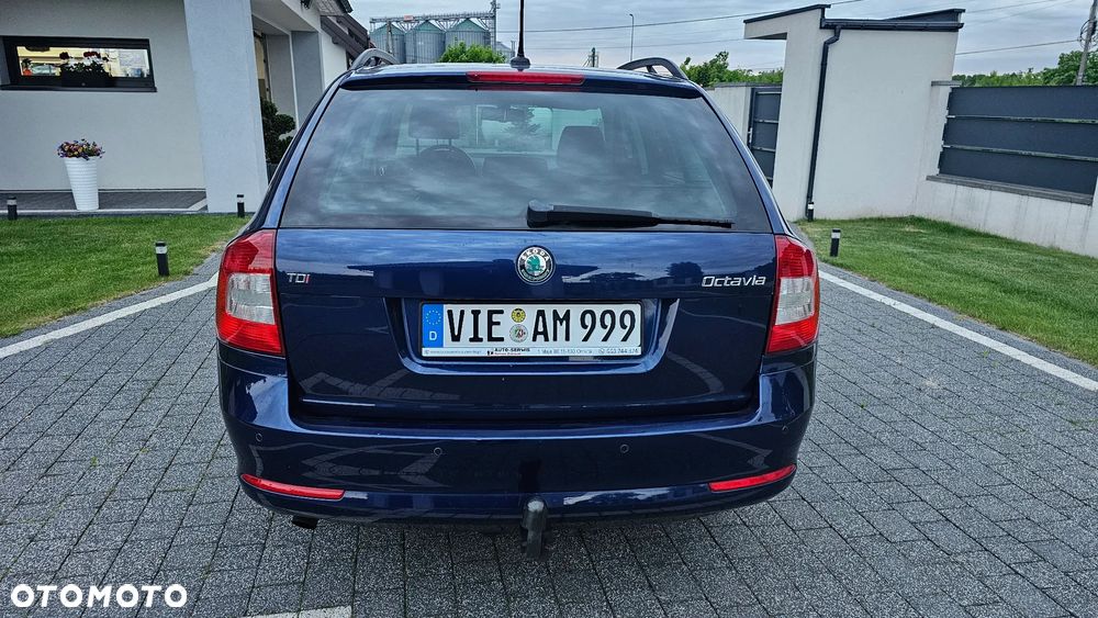 Skoda Octavia 2.0 TDI DPF Ambiente - 6